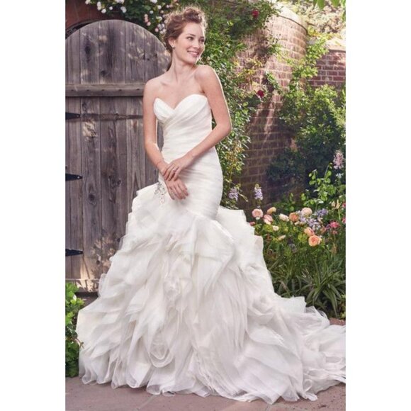 Ruffle-Bottom Mermaid Fit & Flare Bridal Gown, Sexy Flattering Corset Flounced - Picture 12 of 13